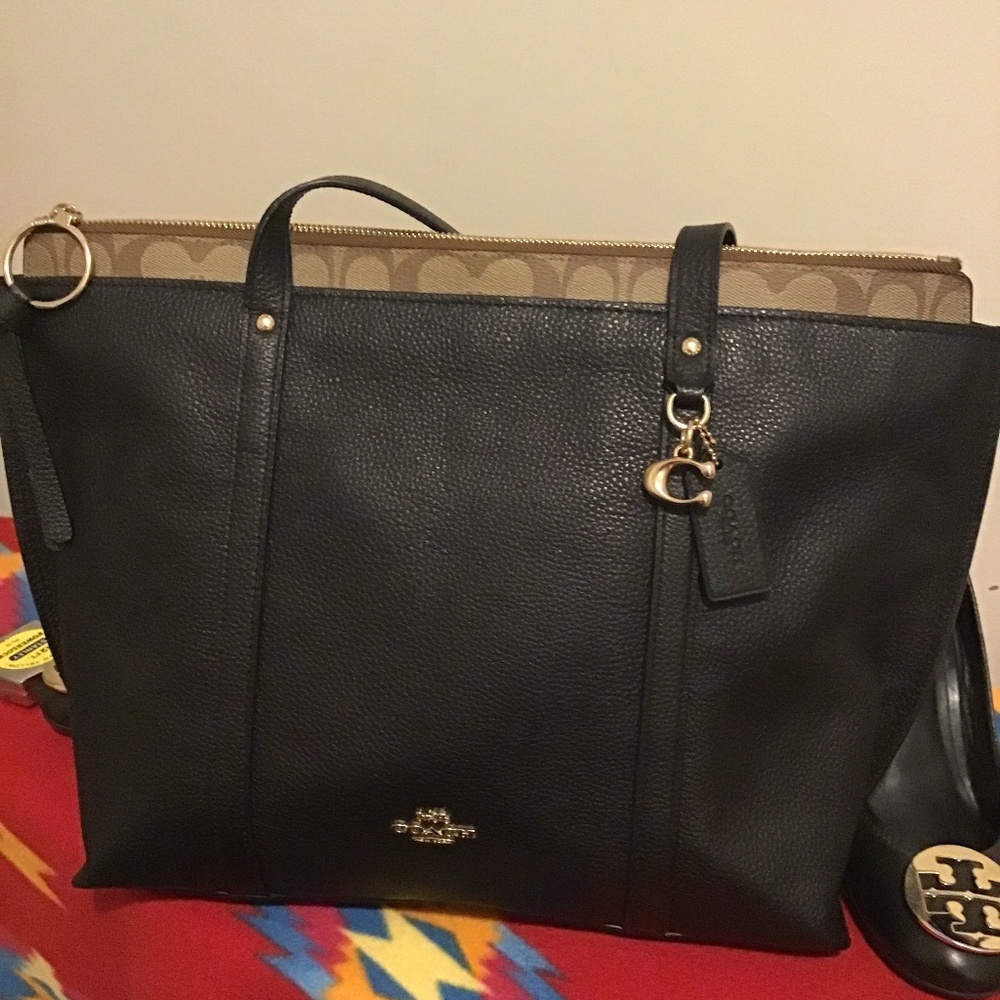 🔥🔥NWOT, AUTHENTIC COACH BAG, GORGEOUS 18 inches x 12 inches - Picture 1 of 11